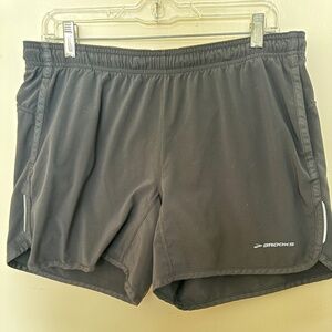 Brooks 2-in-1 Women's Running Shorts - Size L